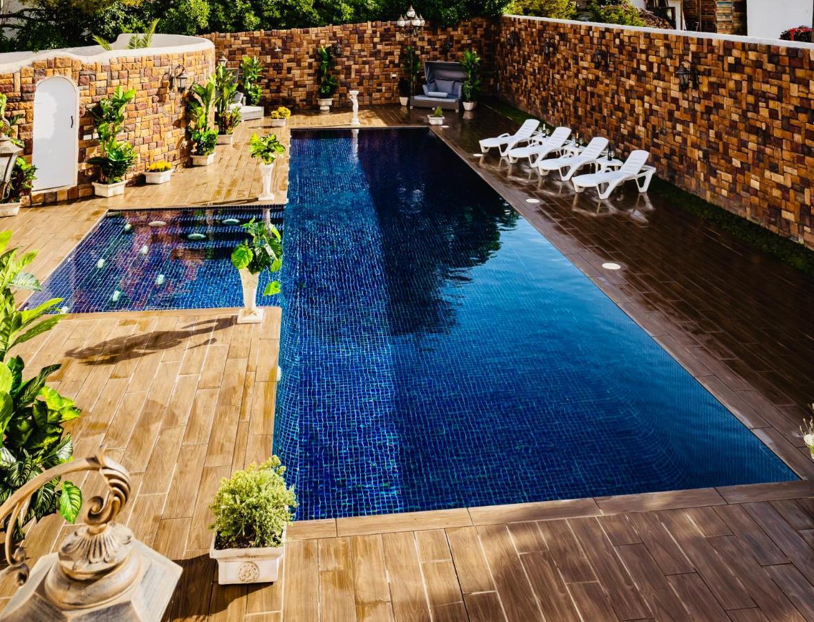 Ocean Suites San Antonio  Kültér fotó