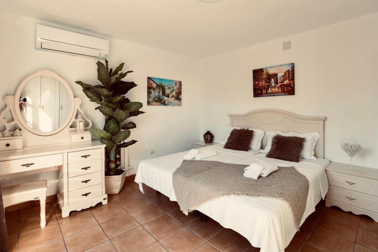 Ocean Suites San Antonio  Kültér fotó